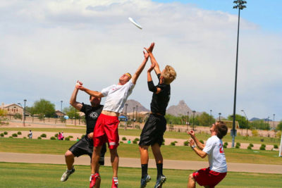 ultimate frisbee catches